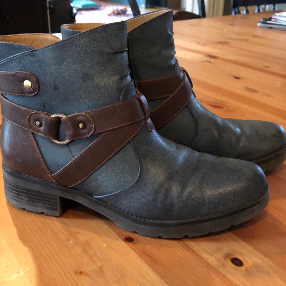 Naturalizer ankle boots